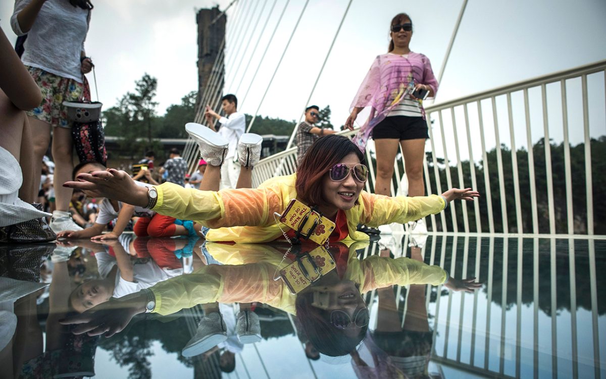 Galleria foto 'Cina, il ponte di cristallo più alto e più lungo del mondo – Foto' - foto 7