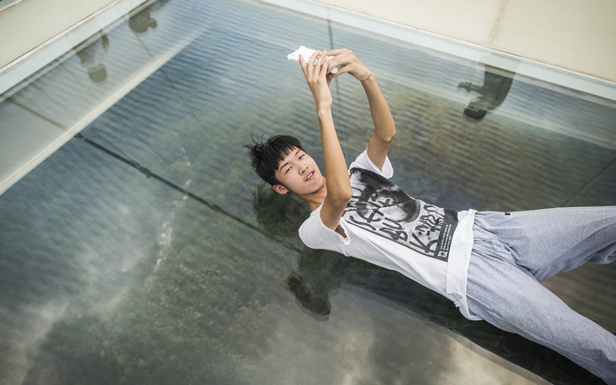 Galleria foto 'Cina, il ponte di cristallo più alto e più lungo del mondo – Foto' - foto 2