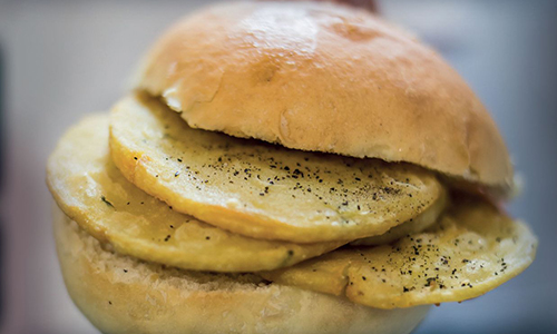 Cresce la passione italiana per lo street food