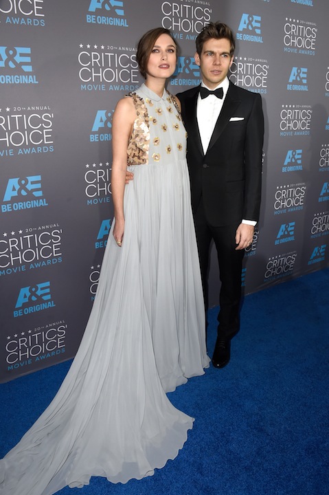 Keira Knightley: “Ho perso i capelli e devo usare le parrucche” Keira Knightley: “Ho perso i capelli e devo usare le parrucche”