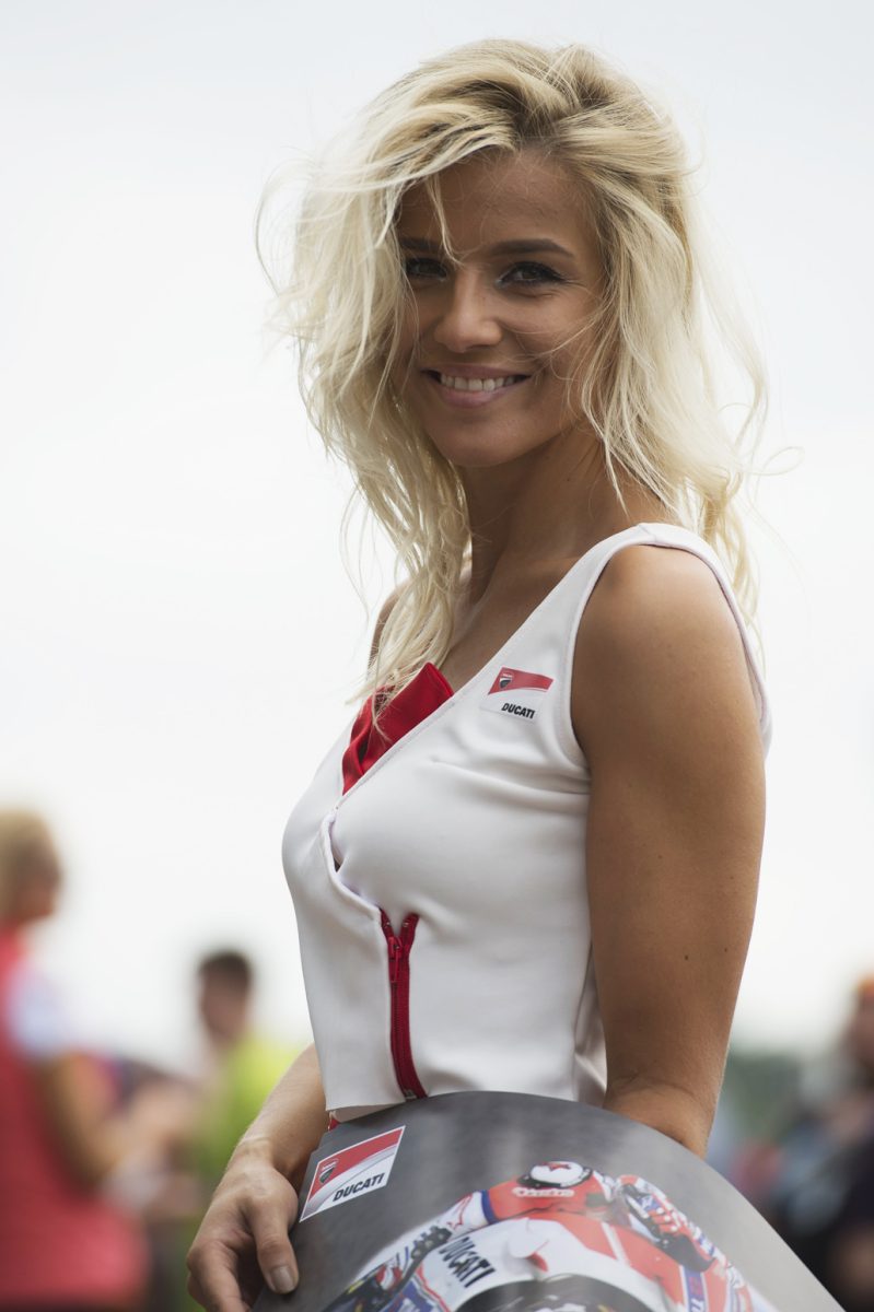 Grid Girls: MotoGP di Brno 2016