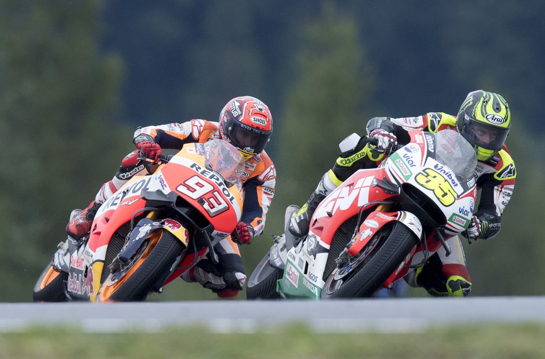 Meraviglia Crutchlow in Rep. Ceca. La sua, una vittoria storica Meraviglia Crutchlow in Rep. Ceca. La sua, una vittoria storica