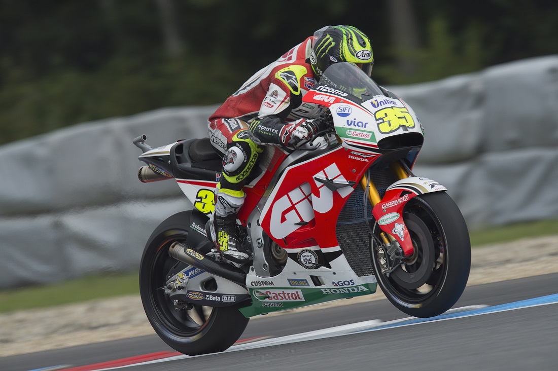 Meraviglia Crutchlow in Rep. Ceca. La sua, una vittoria storica Meraviglia Crutchlow in Rep. Ceca. La sua, una vittoria storica