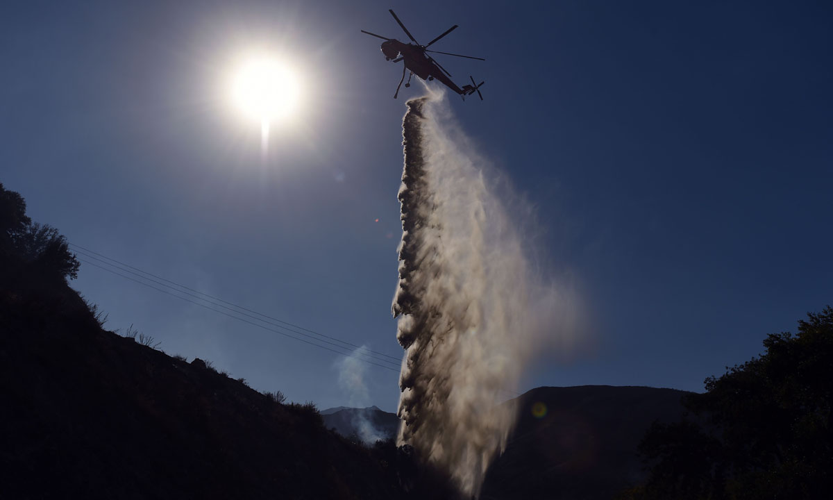 Grandi incendi in California, San Bernardino devastata – Foto