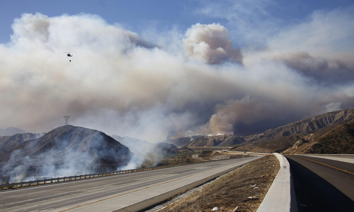Grandi incendi in California, San Bernardino devastata – Foto