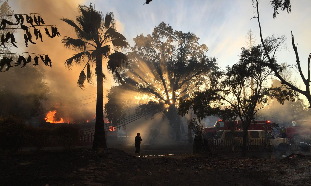 Grandi incendi in California, San Bernardino devastata – Foto