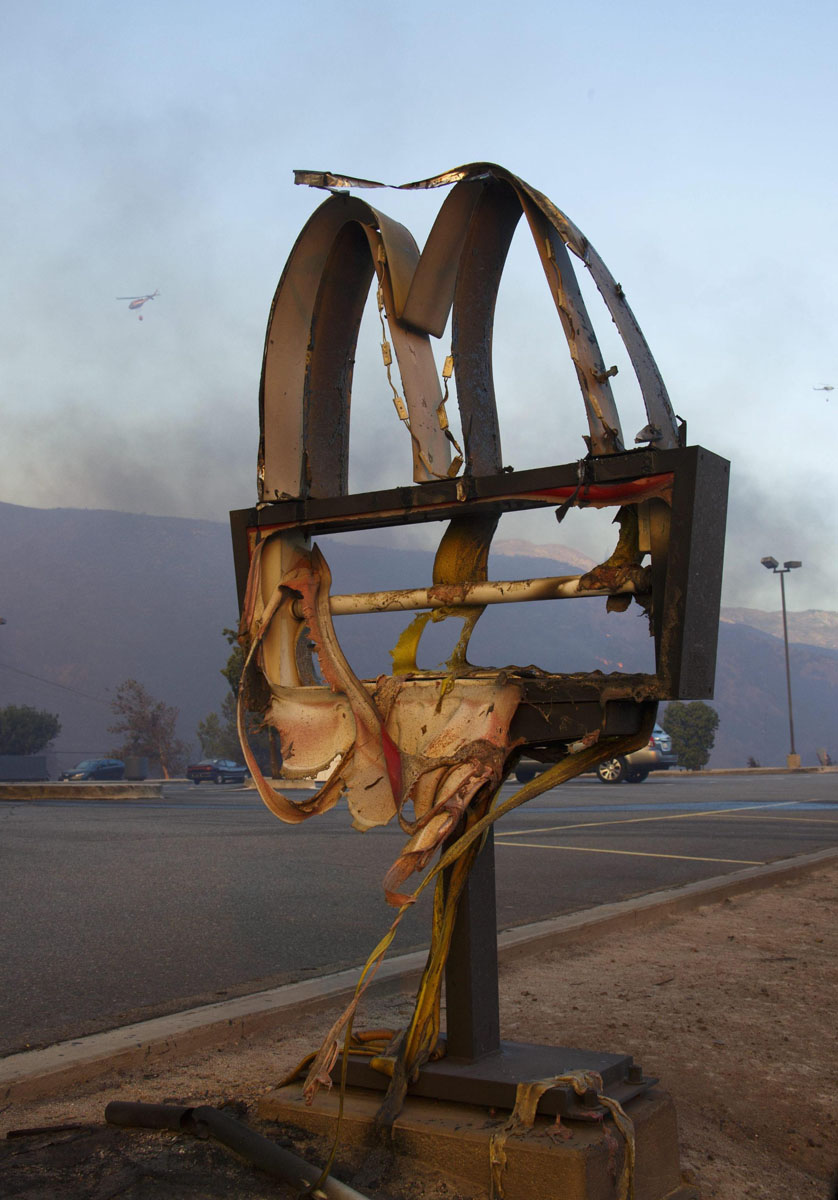 Grandi incendi in California, San Bernardino devastata – Foto