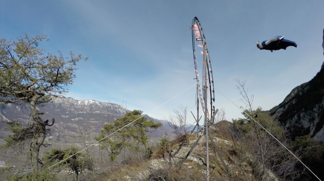 È morto Uli Emanuele, il base jumper con la tuta alare È morto Uli Emanuele, il base jumper con la tuta alare