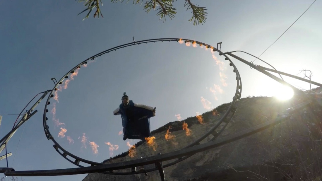 È morto Uli Emanuele, il base jumper con la tuta alare È morto Uli Emanuele, il base jumper con la tuta alare