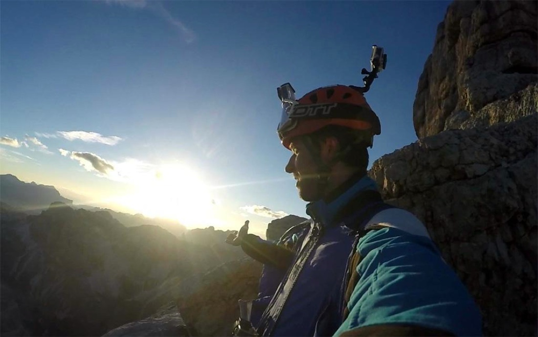 È morto Uli Emanuele, il base jumper con la tuta alare È morto Uli Emanuele, il base jumper con la tuta alare