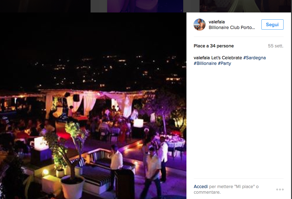 Il finto selfie è il tormentone dell’estate 2016 Il finto selfie è il tormentone dell’estate 2016