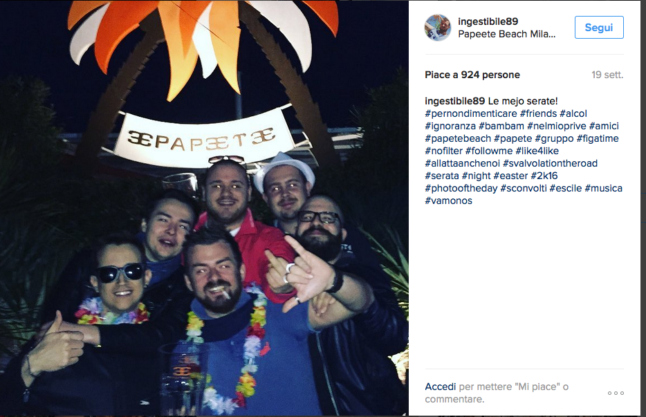 Il finto selfie è il tormentone dell’estate 2016 Il finto selfie è il tormentone dell’estate 2016