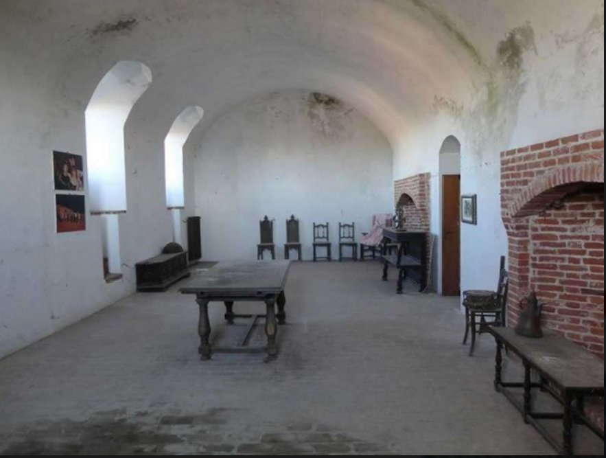 In vendita castello con fantasma e tesoro (veri) In vendita castello con fantasma e tesoro (veri)