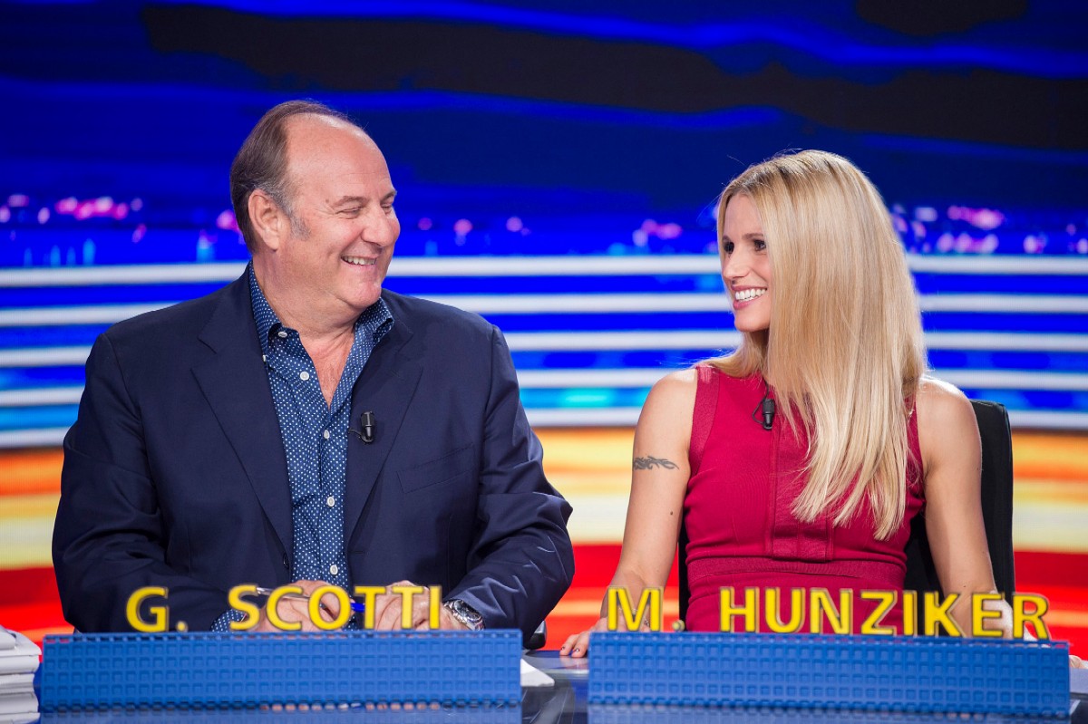 Striscia la Notizia: la nuova edizione debutta con la coppia Belén-Hunziker Striscia la Notizia: la nuova edizione debutta con la coppia Belén-Hunziker