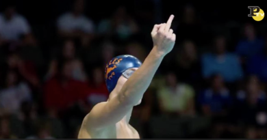 Il dito medio di Santo Condorelli