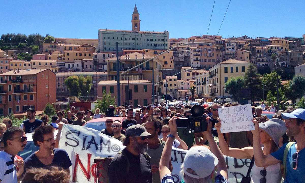 Migranti a Ventimiglia: un anno di proteste e sgomberi – Foto