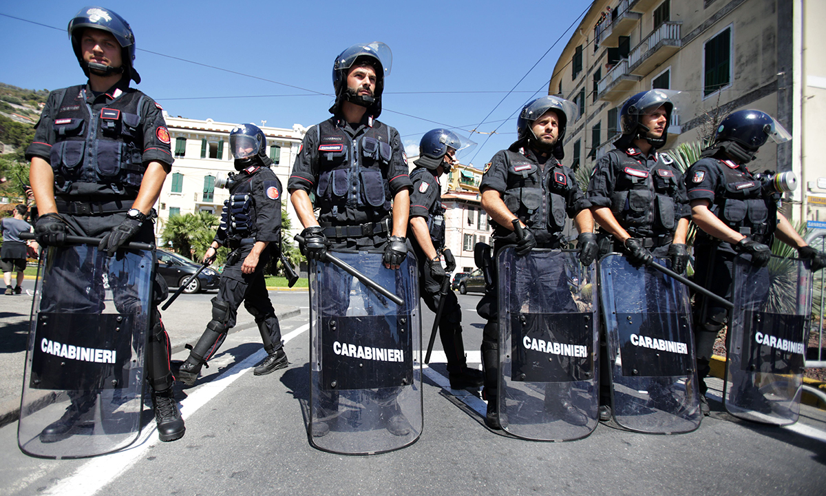 Migranti a Ventimiglia: un anno di proteste e sgomberi – Foto