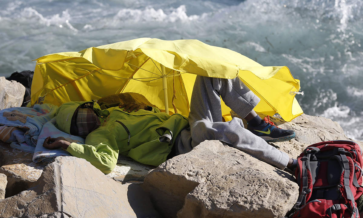 Migranti a Ventimiglia: un anno di proteste e sgomberi – Foto