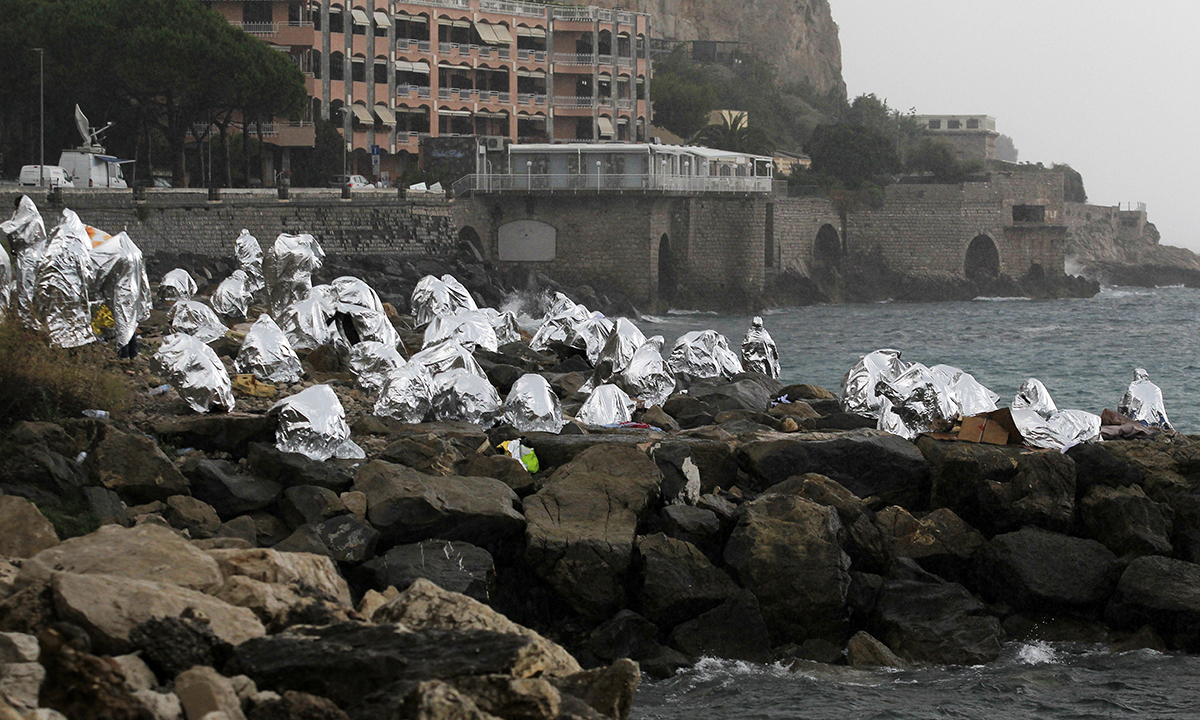 Migranti a Ventimiglia: un anno di proteste e sgomberi – Foto