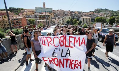 Migranti a Ventimiglia: un anno di proteste e sgomberi – Foto