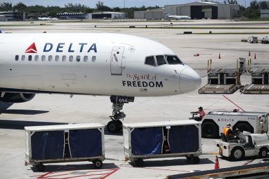 Delta: il giorno del caos sui voli per un problema informatico
