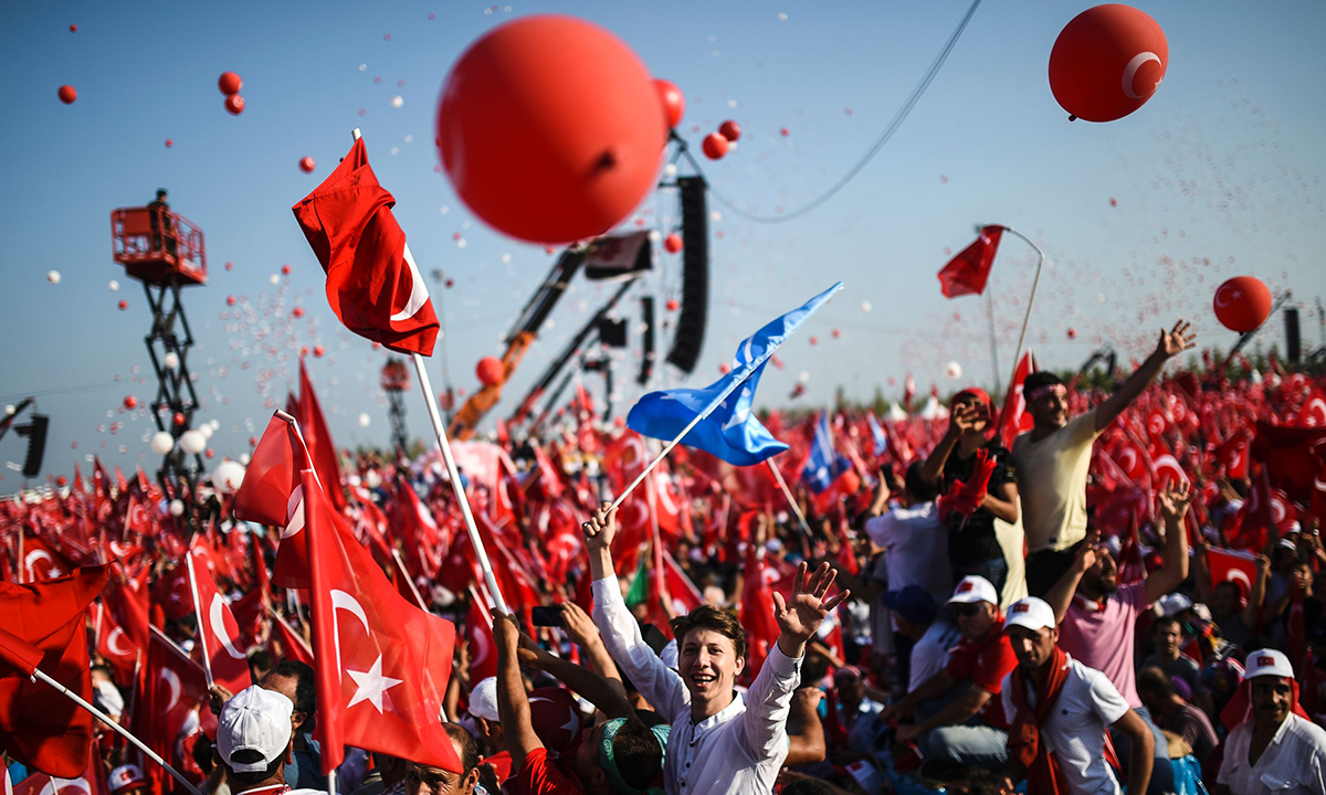 Galleria foto 'Turchia, un milione di persone in piazza con Erdogan – Foto' - foto 16