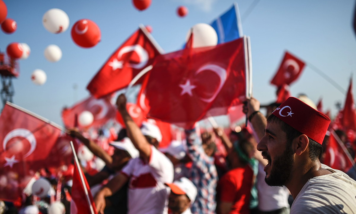 Galleria foto 'Turchia, un milione di persone in piazza con Erdogan – Foto' - foto 9