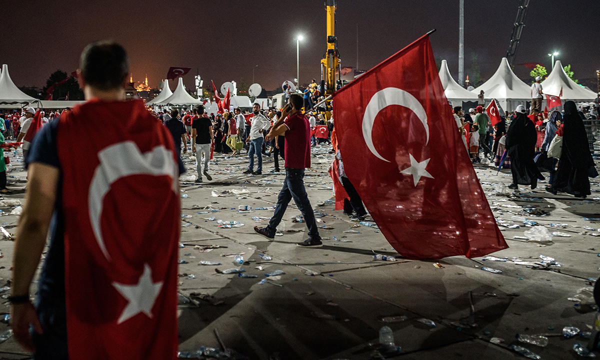 Galleria foto 'Turchia, un milione di persone in piazza con Erdogan – Foto' - foto 24