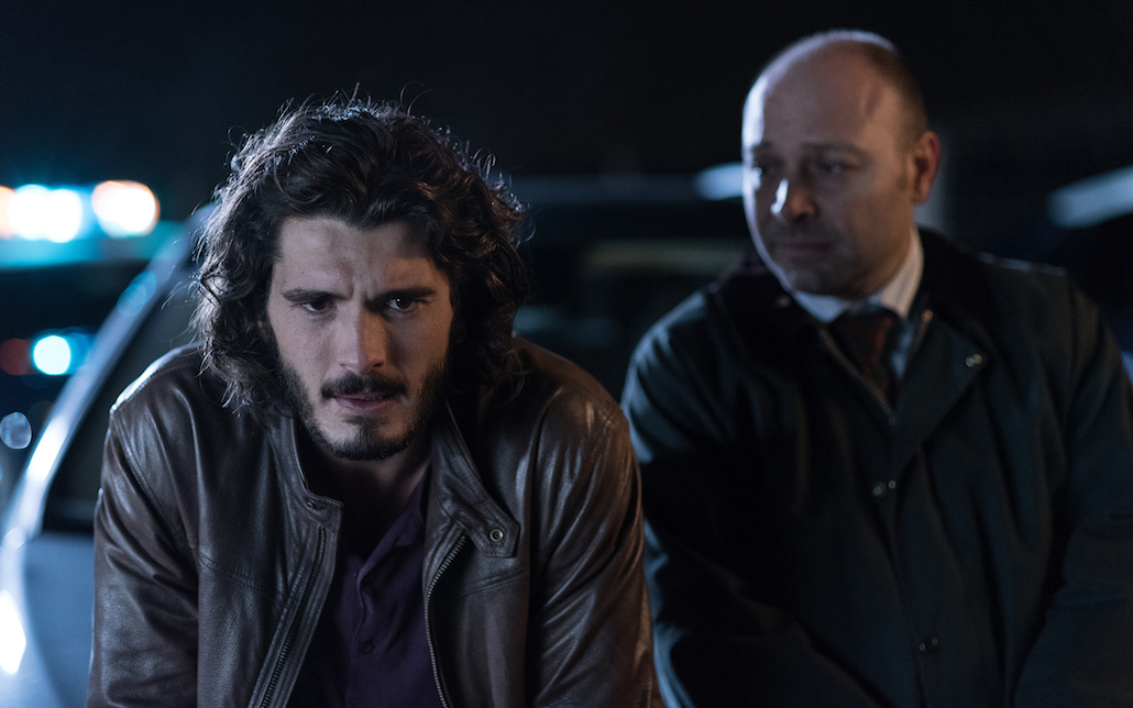 Il sospetto 2: indagini sempre più a rischio, chi è davvero Victor?