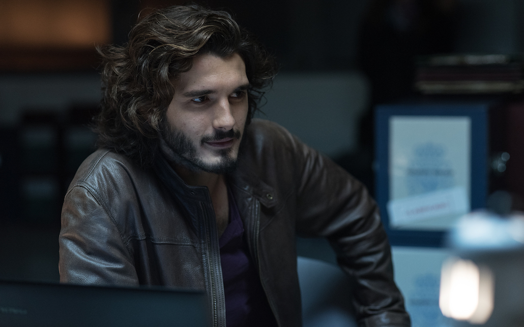 Il sospetto 2: indagini sempre più a rischio, chi è davvero Victor?