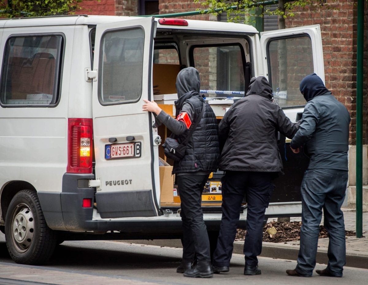 Isis, così si addestrano i terroristi che colpiscono in Europa Isis, così si addestrano i terroristi che colpiscono in Europa