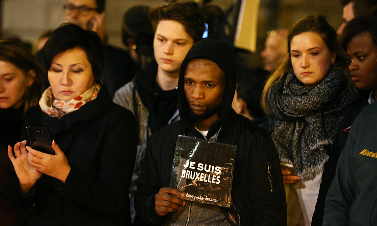 Isis, così si addestrano i terroristi che colpiscono in Europa Isis, così si addestrano i terroristi che colpiscono in Europa