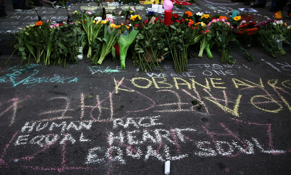 Isis, così si addestrano i terroristi che colpiscono in Europa Isis, così si addestrano i terroristi che colpiscono in Europa