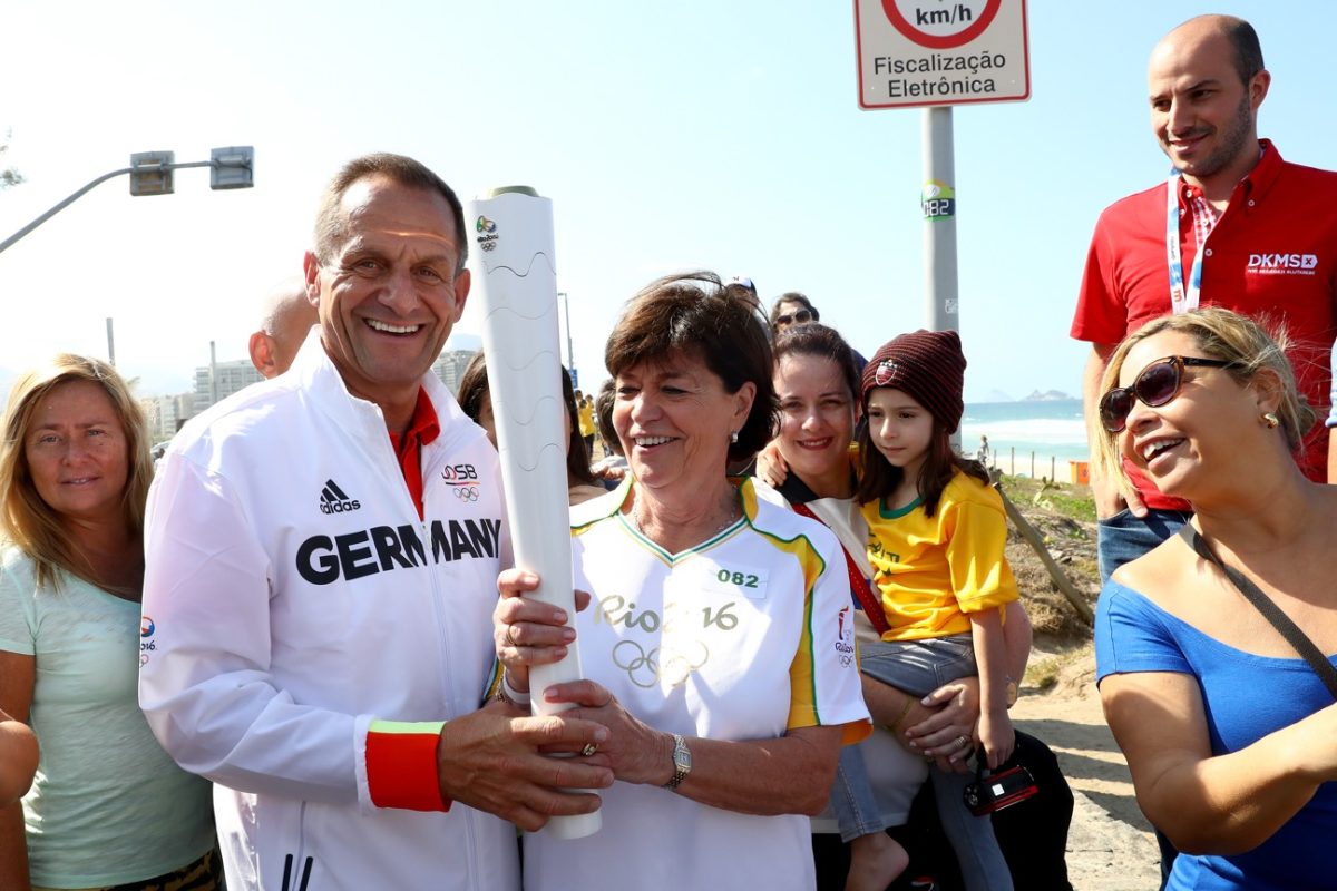 Galleria foto 'Rio 2016: la torcia sfila in città prima della Cerimonia d’apertura – foto' - foto 20