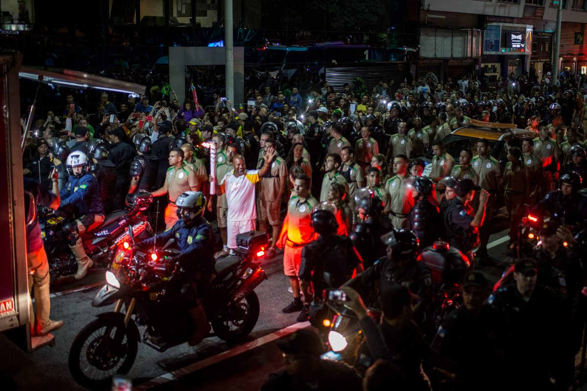 Rio 2016: la torcia sfila in città prima della Cerimonia d’apertura – foto