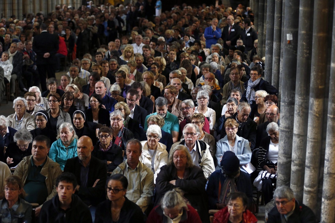 Francia: Rouen saluta padre Jacques, le foto dei funerali Francia: Rouen saluta padre Jacques, le foto dei funerali