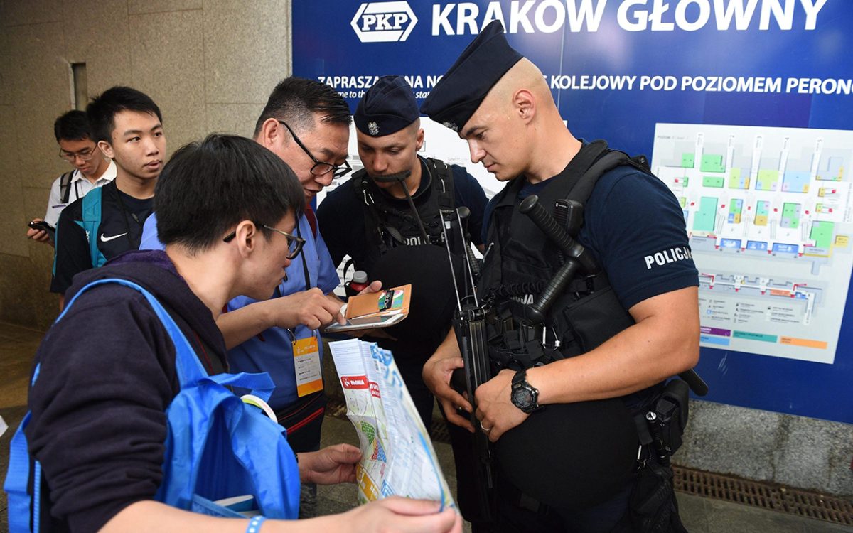 Galleria foto 'Giornata mondiale della gioventù: festa a Cracovia con Papa Francesco – Foto' - foto 24