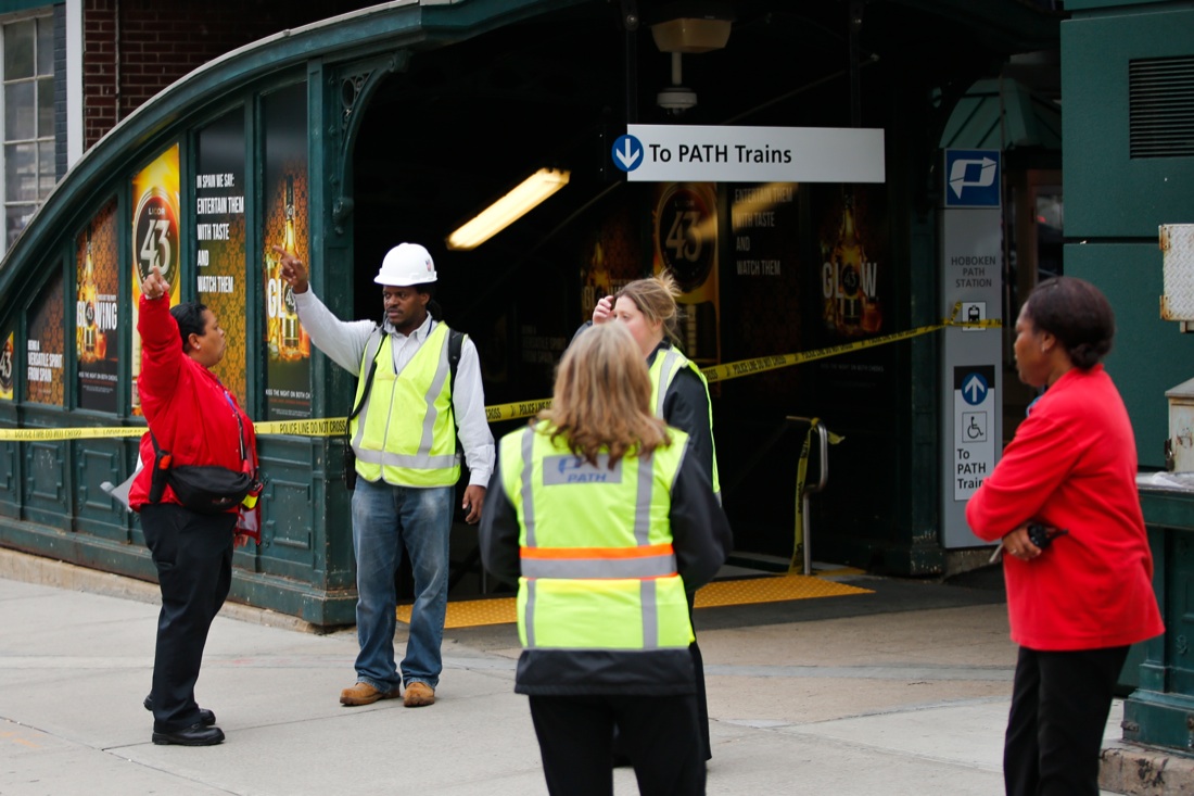 New Jersey, le foto del disastro ferroviario a Hoboken New Jersey, le foto del disastro ferroviario a Hoboken