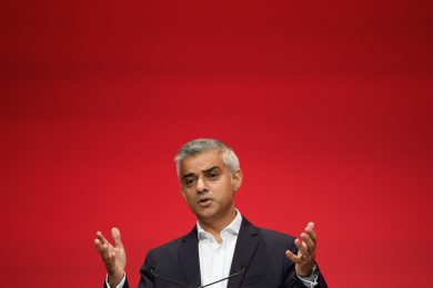 Londra e i visti speciali per gli stranieri: Khan sfida la Brexit