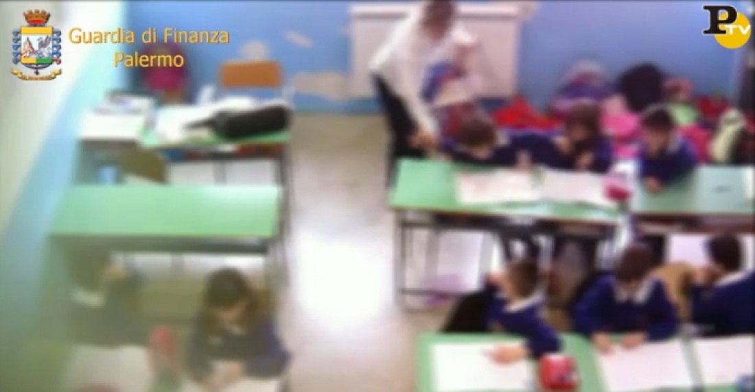 Violenze sui bambini, tre maestre arrestate – Foto e video