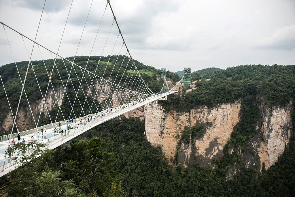 Troppi turisti, chiude il ponte dei record in Cina Troppi turisti, chiude il ponte dei record in Cina