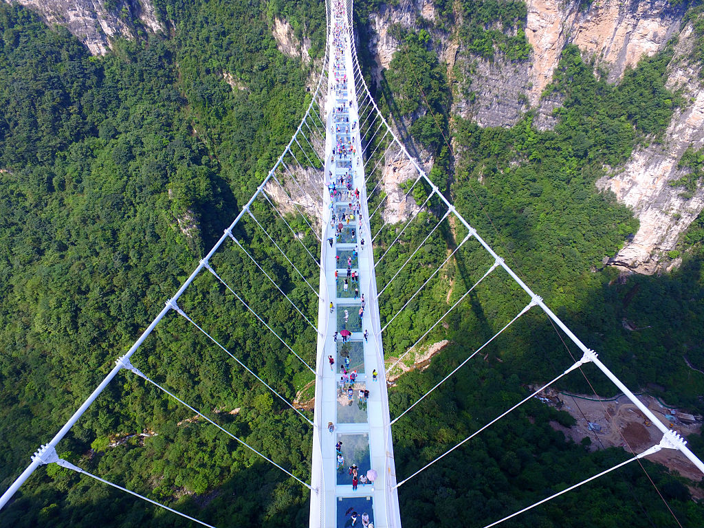 Troppi turisti, chiude il ponte dei record in Cina Troppi turisti, chiude il ponte dei record in Cina