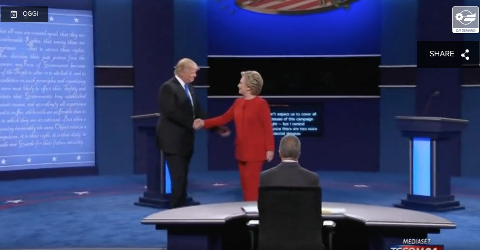 Elezioni americane: la stretta di mano tra Hillary Clinton e Donald Trump Elezioni americane: la stretta di mano tra Hillary Clinton e Donald Trump