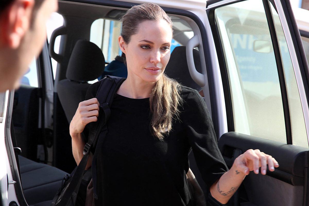 Angelina Jolie, flirt in vista con Johnny Depp? Angelina Jolie, flirt in vista con Johnny Depp?