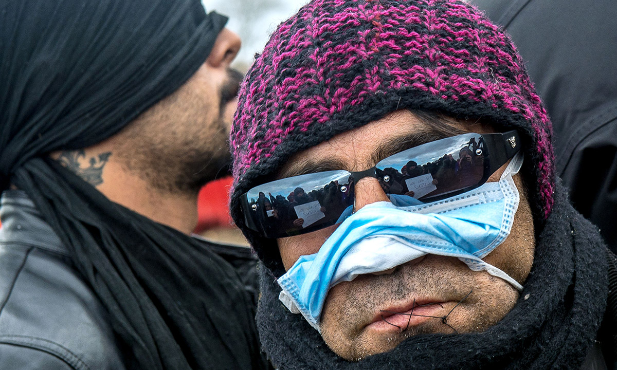 Calais: Hollande alza la voce contro Theresa May Calais: Hollande alza la voce contro Theresa May