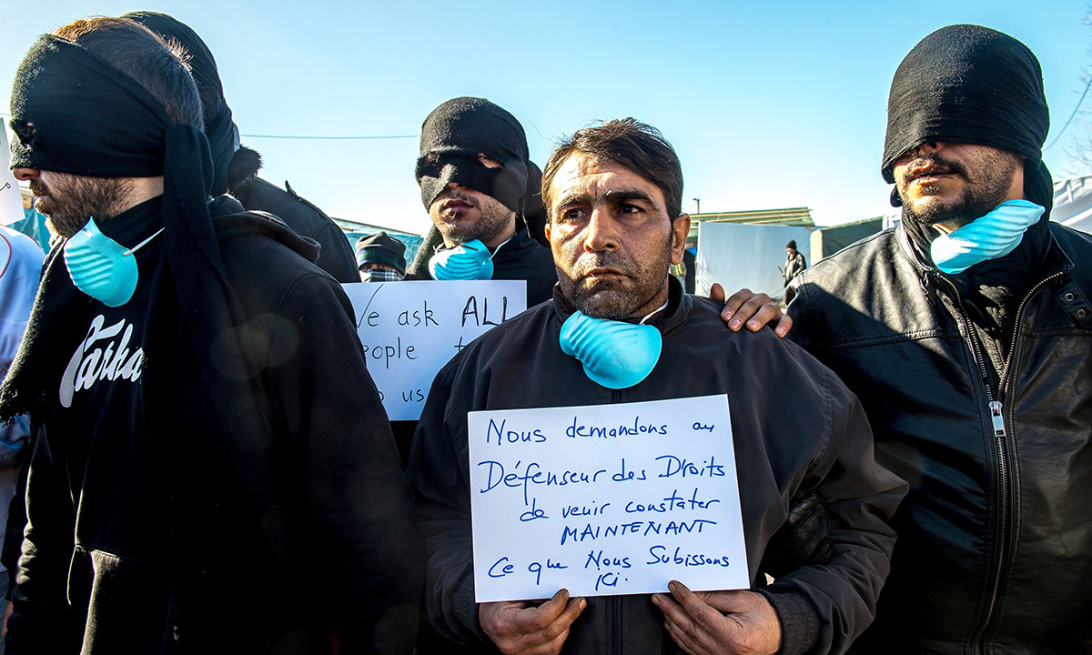 Calais: Hollande alza la voce contro Theresa May Calais: Hollande alza la voce contro Theresa May