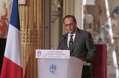 Calais: Hollande alza la voce contro Theresa May