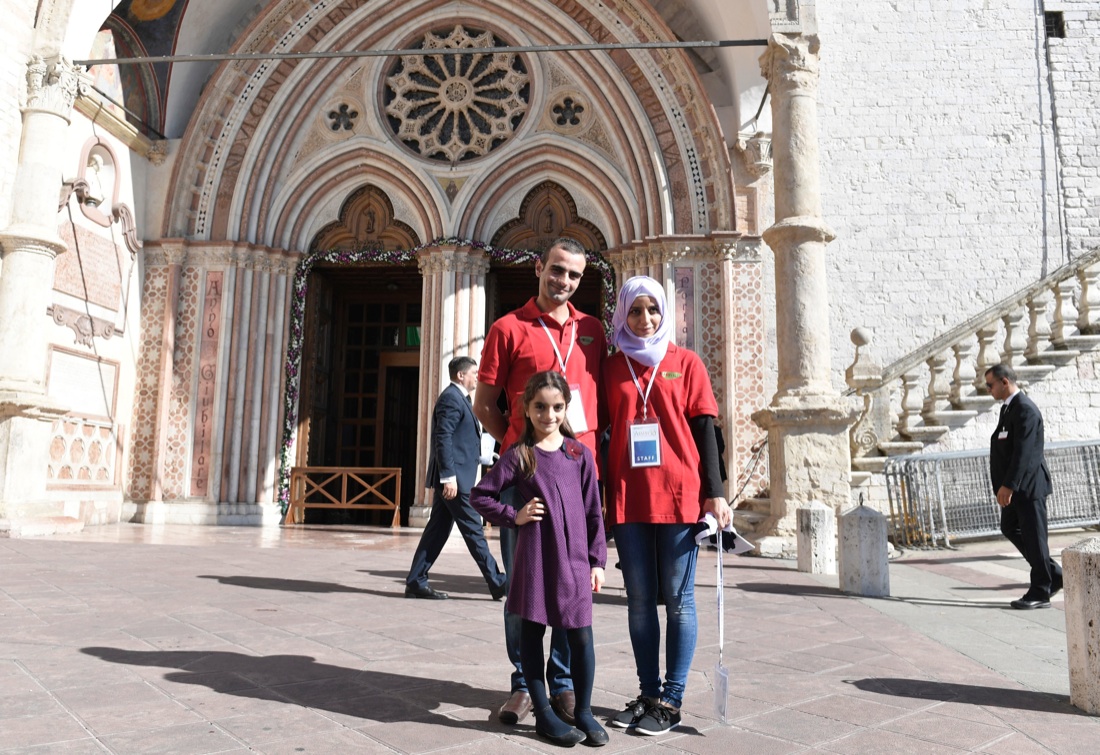 Il Papa ad Assisi: “Non esiste un Dio della guerra” – Foto Il Papa ad Assisi: “Non esiste un Dio della guerra” – Foto