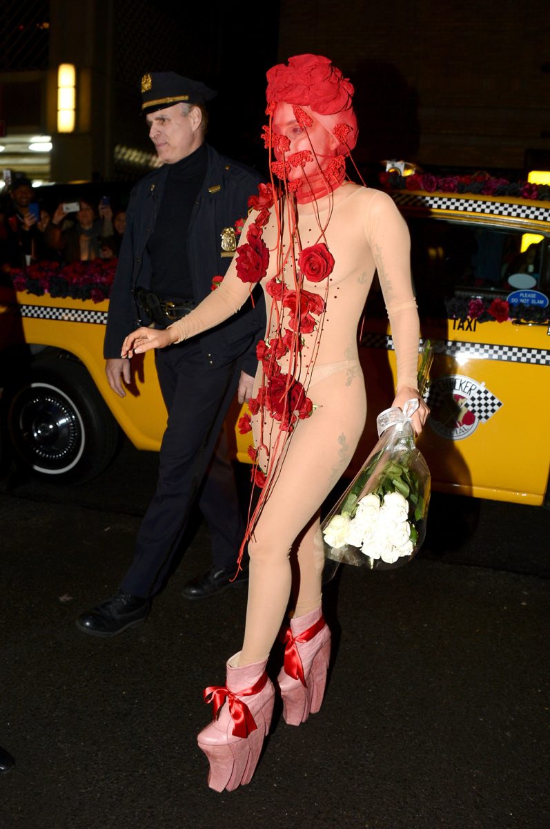 Lady Gaga: “Via la maschera, sono cresciuta” Lady Gaga: “Via la maschera, sono cresciuta”