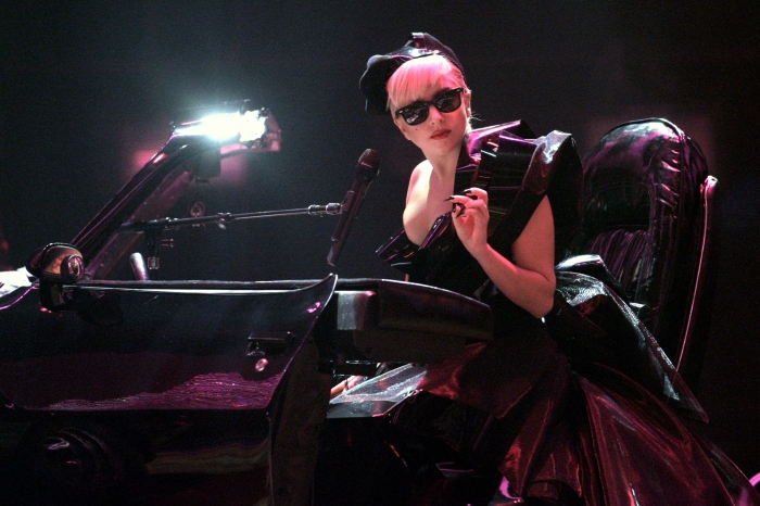 Lady Gaga: “Via la maschera, sono cresciuta” Lady Gaga: “Via la maschera, sono cresciuta”